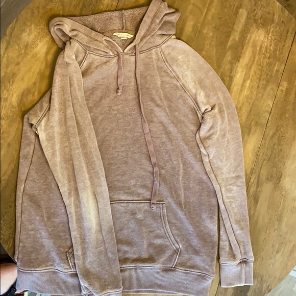 American Eagle Outfitters Tops - Purple sweatshirt from American Eagle!!